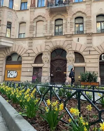 Big Cosy Near The Famous Westend City Center Апартаменты