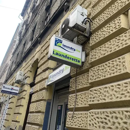 Big Cosy Near The Famous Westend City Center Апартаменты Будапешт