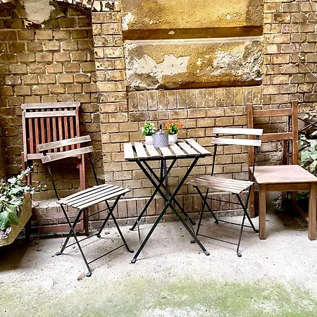 Big Cosy Near The Famous Westend City Center