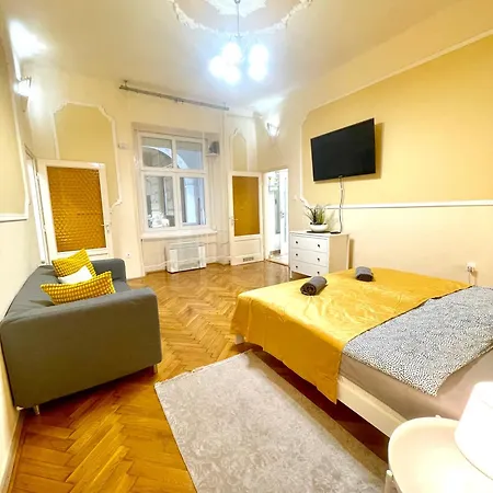 Big Cosy Near The Famous Westend City Center * Будапешт