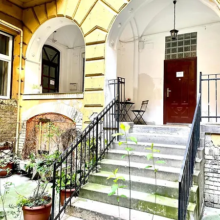 Apartament Big Cosy Near The Famous Westend City Center